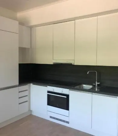 Terassilla & Parkkipaikalla