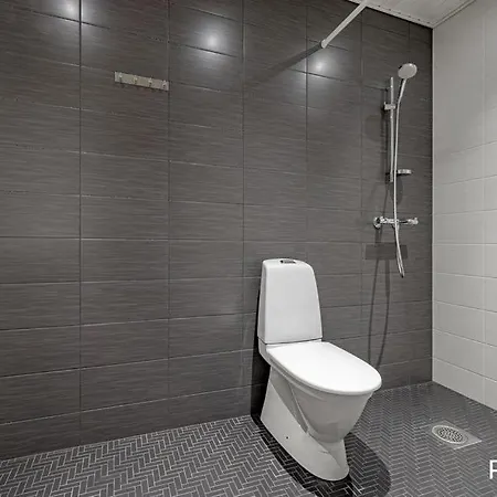 Terassilla & Parkkipaikalla *