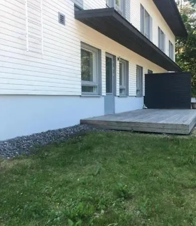 Huoneisto Terassilla & Parkkipaikalla Lägenhet Esbo
