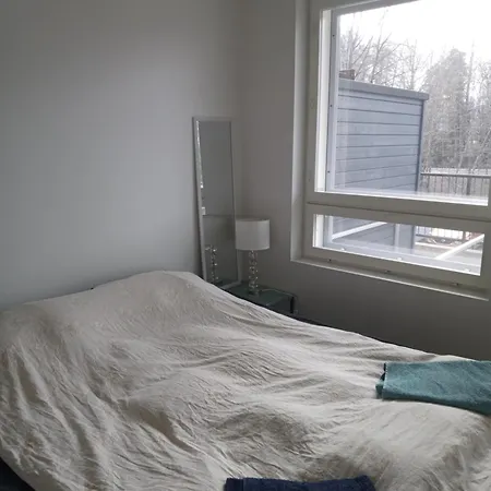 Huoneisto Terassilla & Parkkipaikalla * Esbo